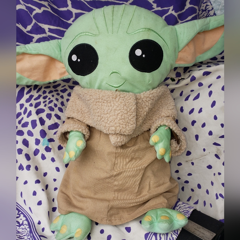 Star Wars The Mandalorian Green Baby Yoda Pillow Buddy, 100% Microfiber, 18"